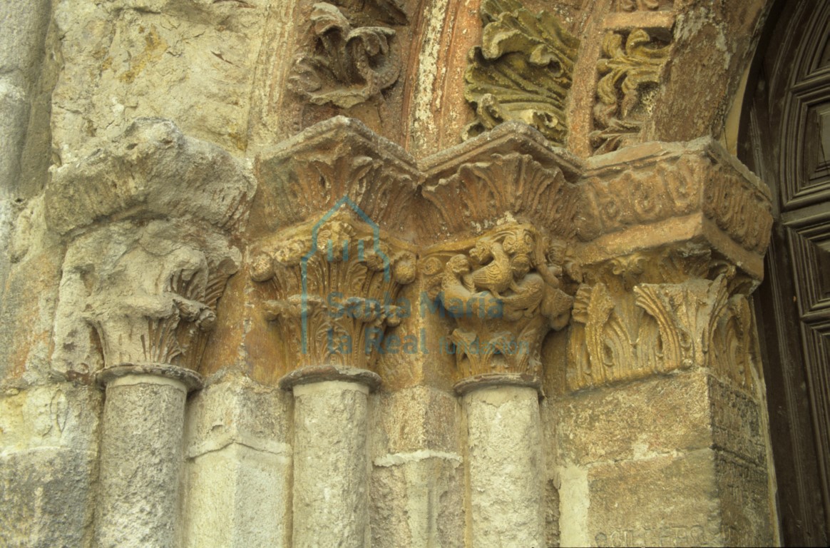 Capiteles de la portada occidental