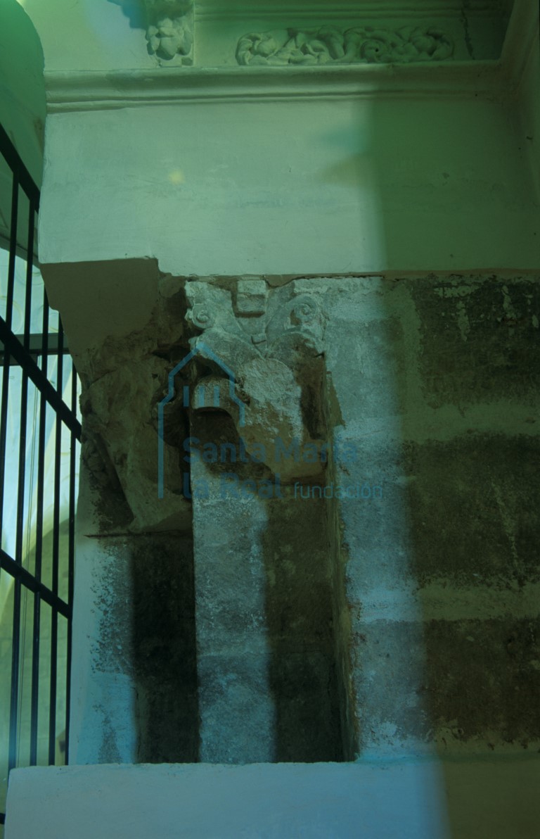 Capiteles de la primitiva portada norte