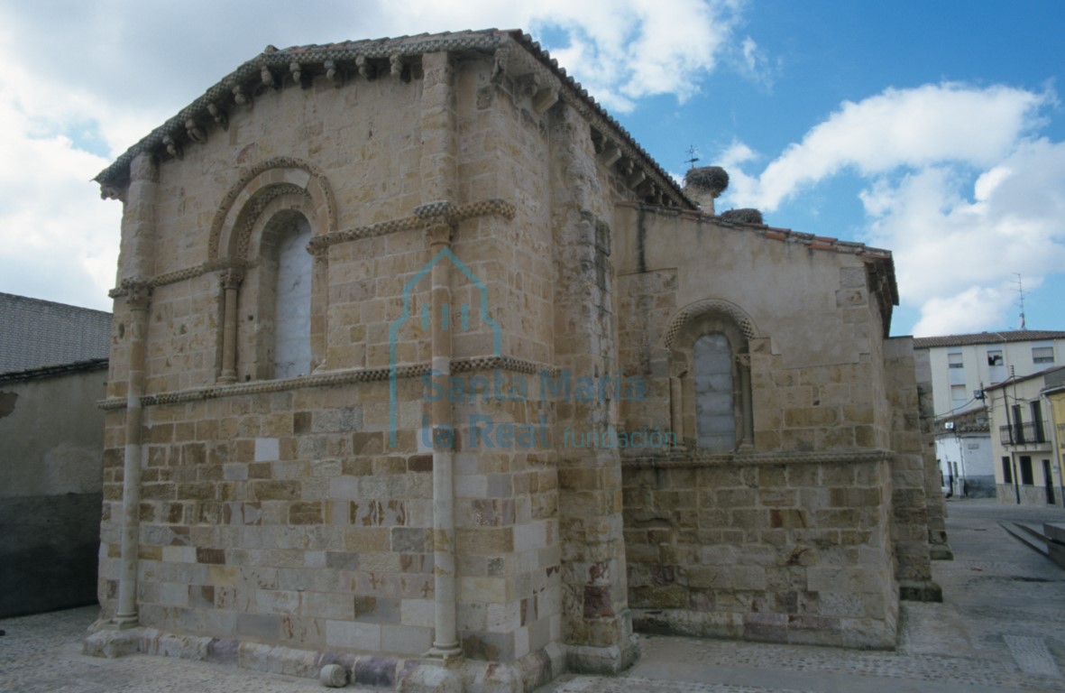 Vista exterior de Santo Tomé