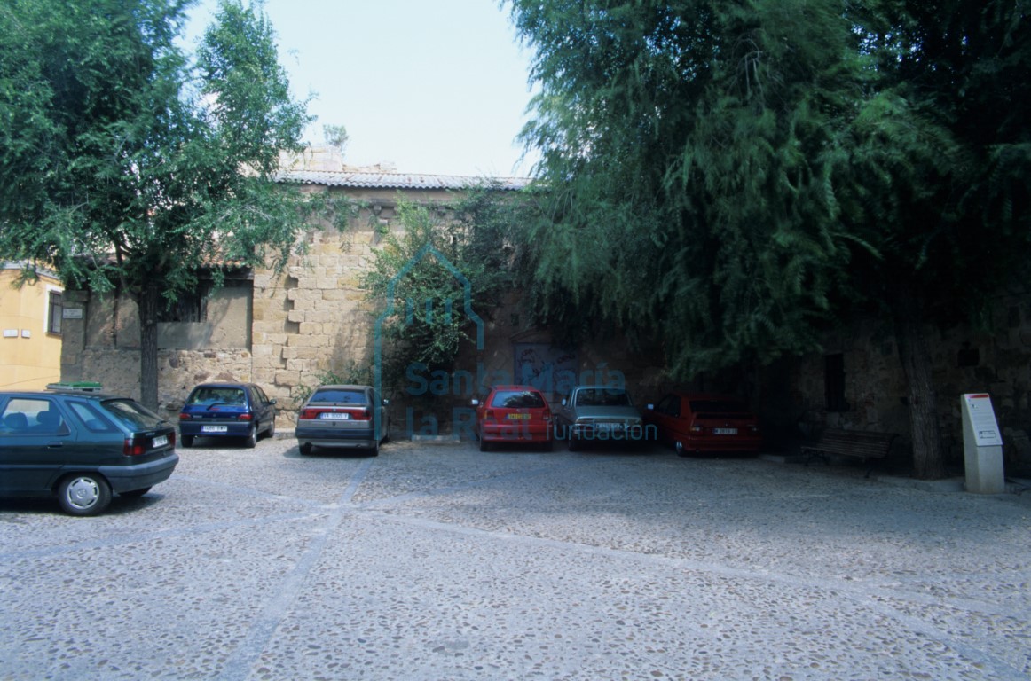Costado meridional de la iglesia