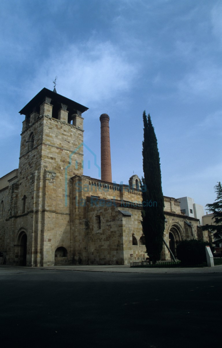 Exterior desde el suroeste