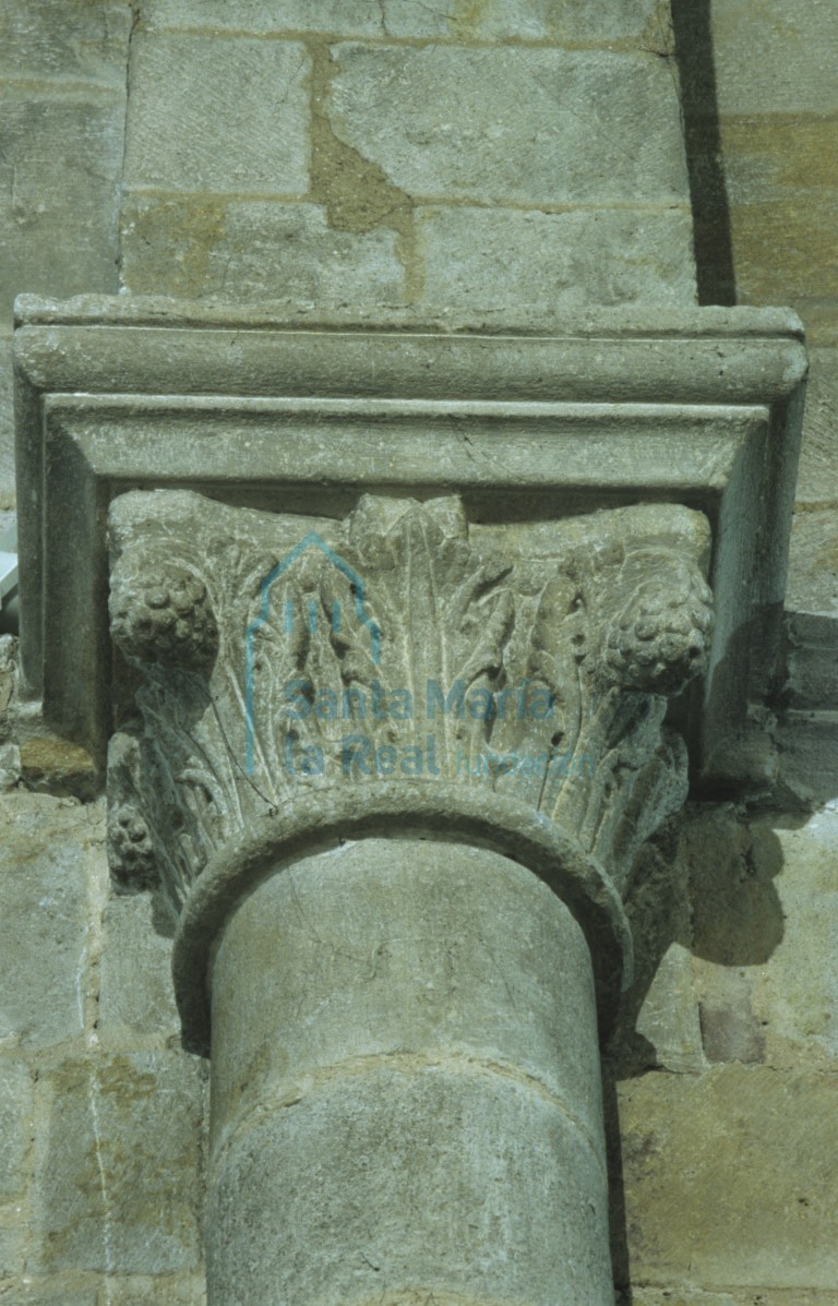Capitel del arco triunfal