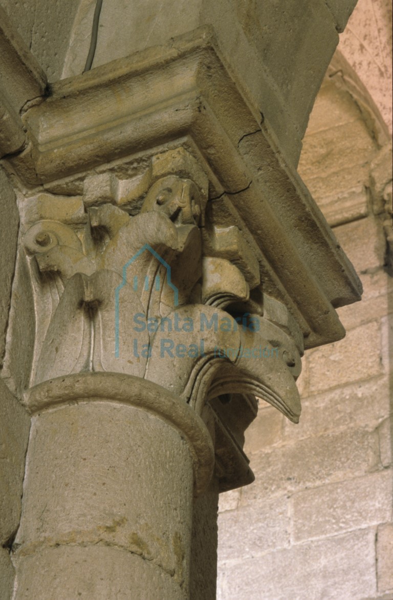 Capitel de la nave