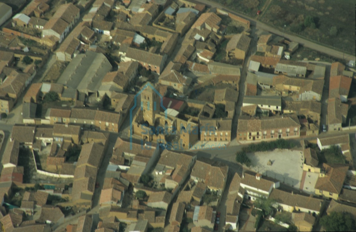 Vista aérea de Castroverde de Campos. Iglesia de San Nicolás