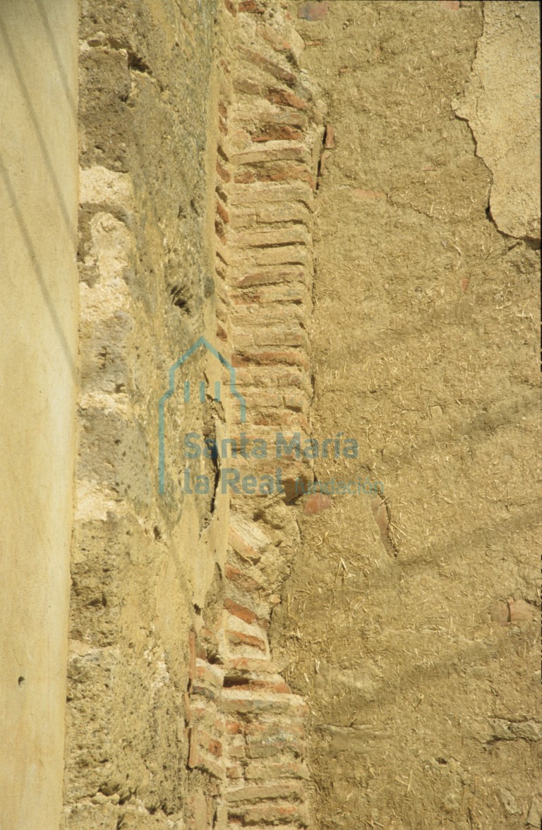 Detalle del muro meridional de la cabecera
