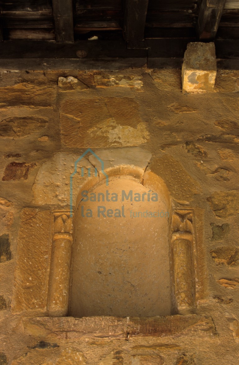 Ventana cegada en la fachada meridional