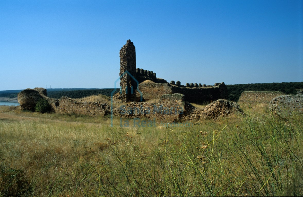 Restos del castillo de Castrotorafe