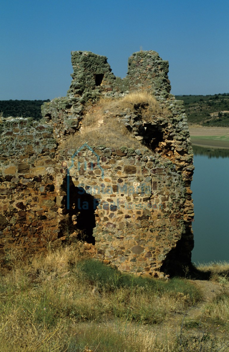 Restos del castillo de Castrotorafe