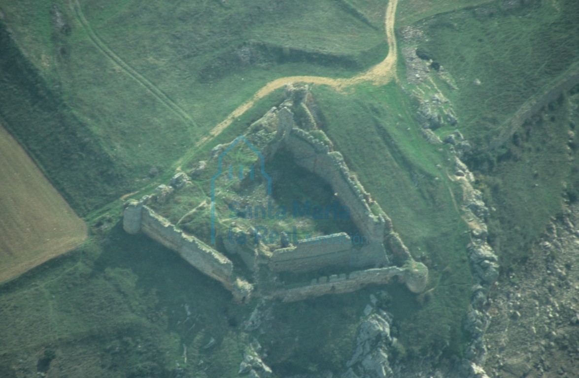 Vista aérea del castillo de Castrotorafe