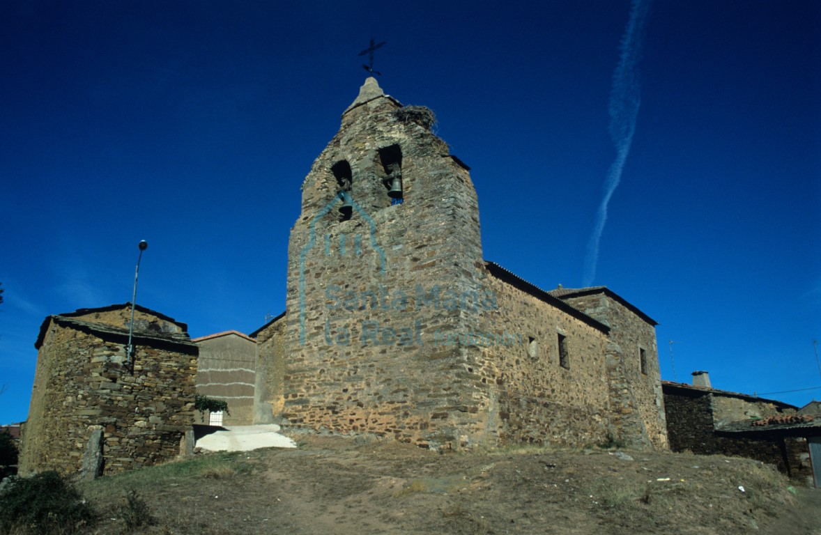 Vista del templo desde el suroeste
