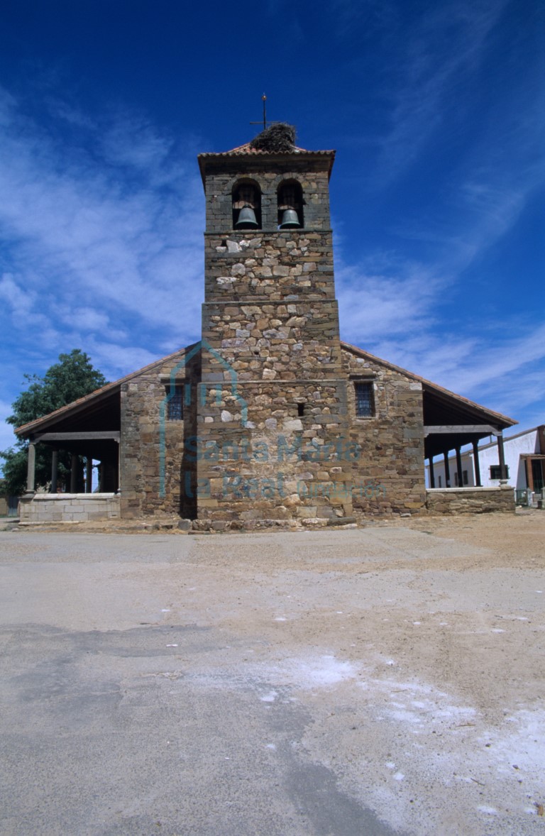 Vista de la fachada occidental