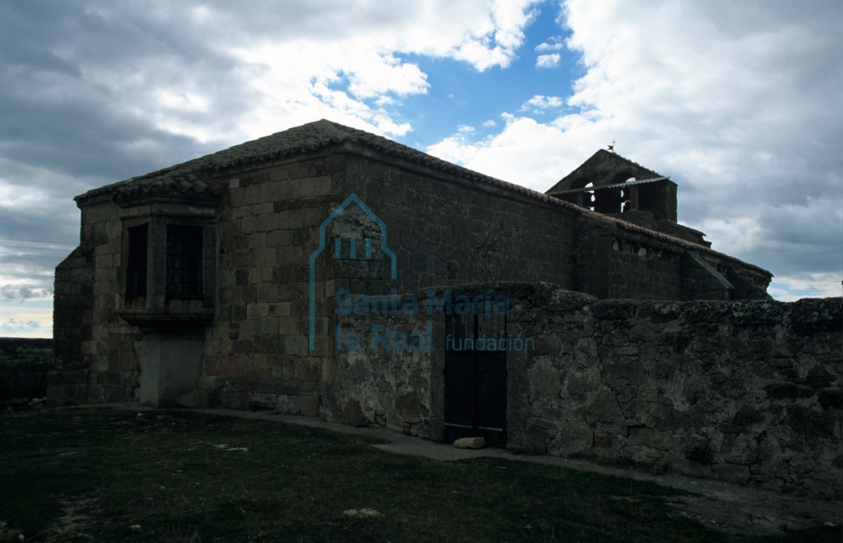 Exterior del templo desde el noreste
