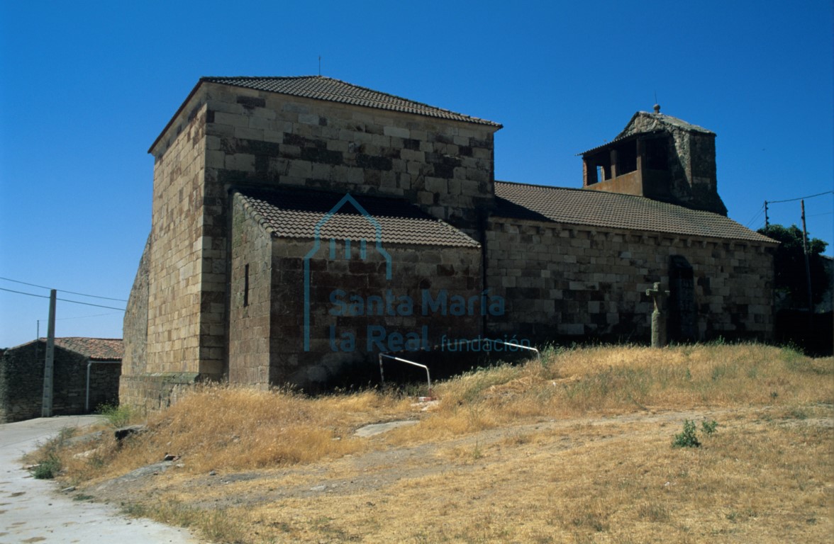 Vista del templo desde el norte