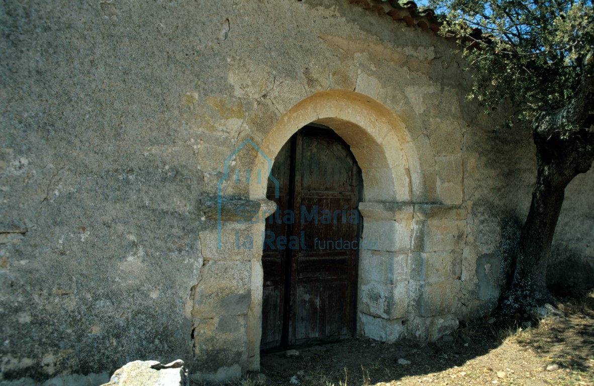 Vista de la portada meridional