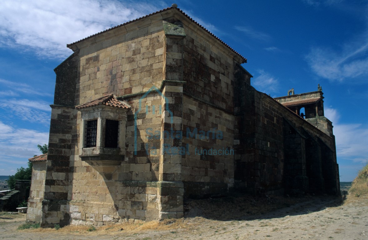 Exterior de la cabecera desde el este