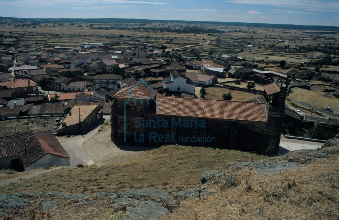 La iglesia de San Martín vista desde el norte