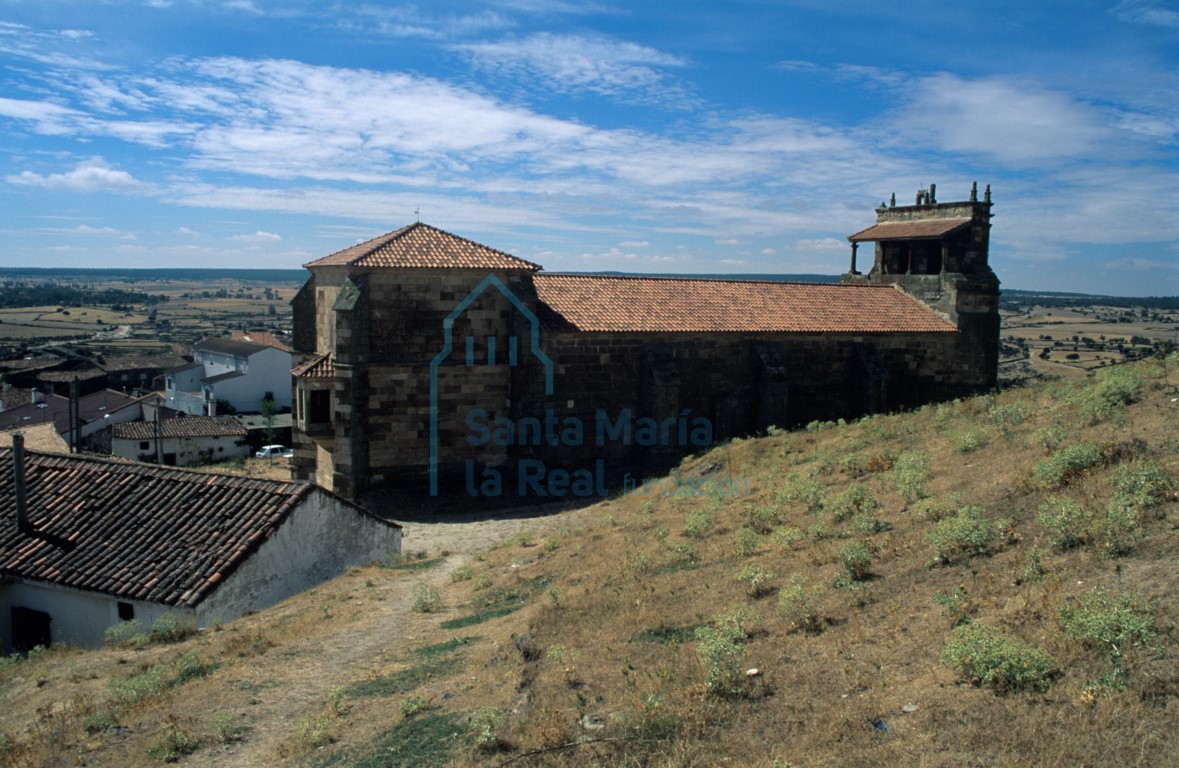 La iglesia vista desde el norte