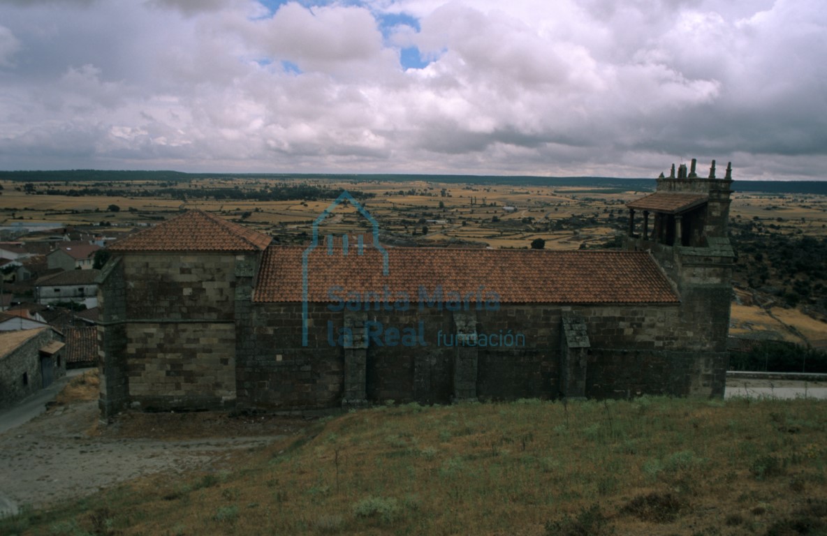 La iglesia vista desde el norte