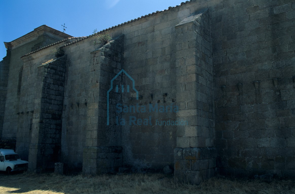 Exterior del muro septentrional