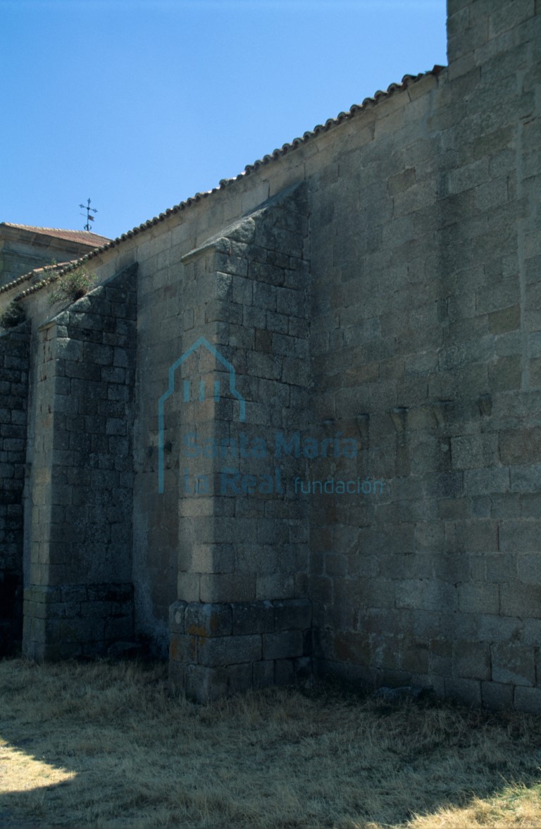 Exterior del muro septentrional