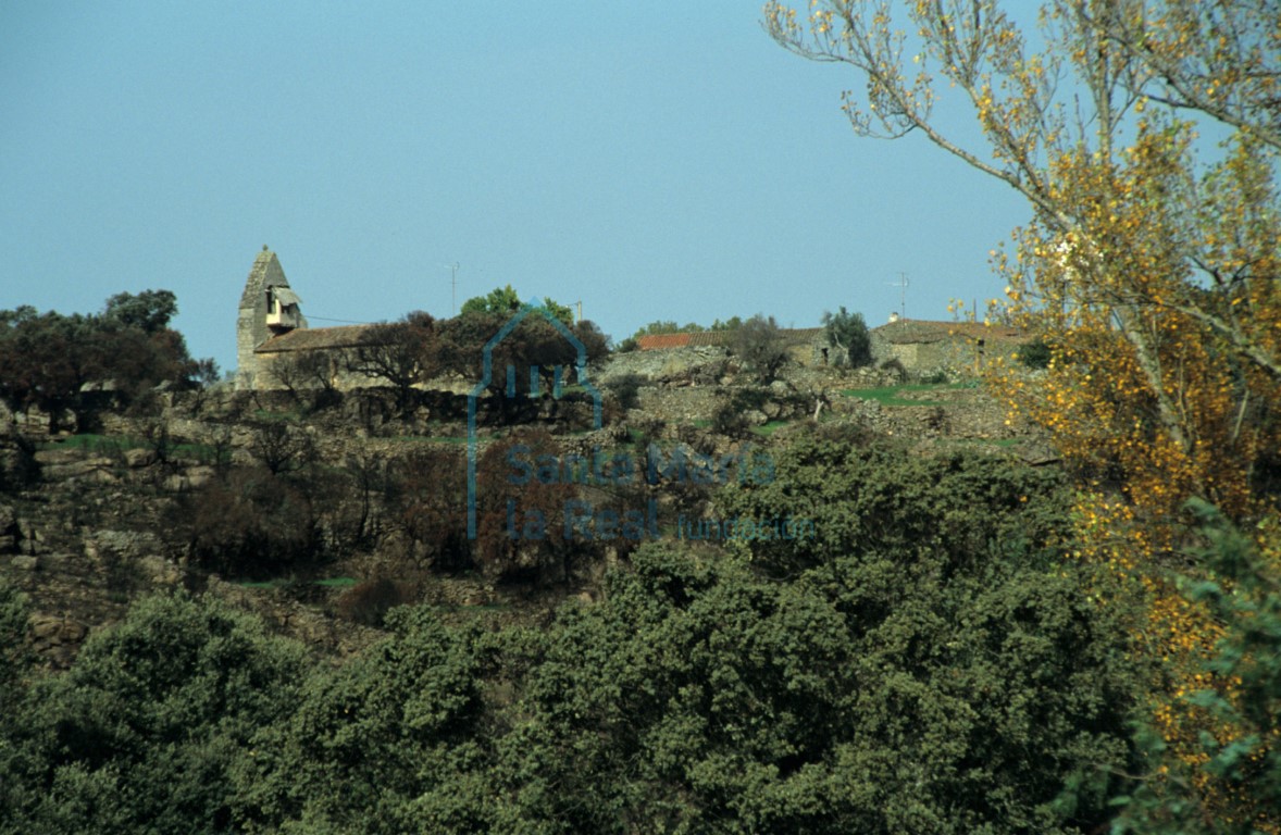 Vista panorámica de la iglesia y el entorno