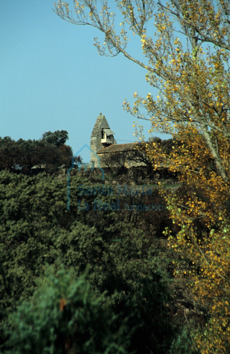 Vista panorámica de la iglesia y el entorno