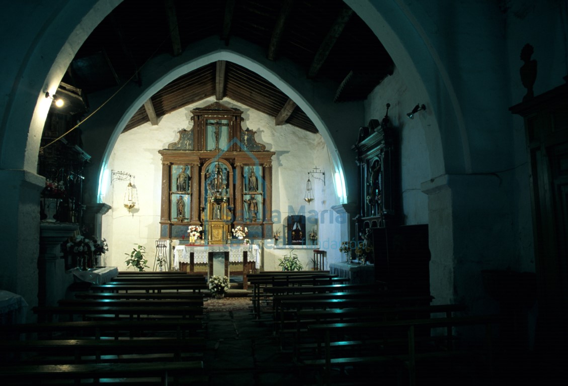Interior hacia la cabecera