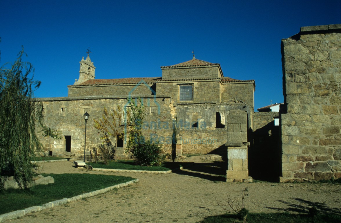 El conjunto conventual visto desde el sur