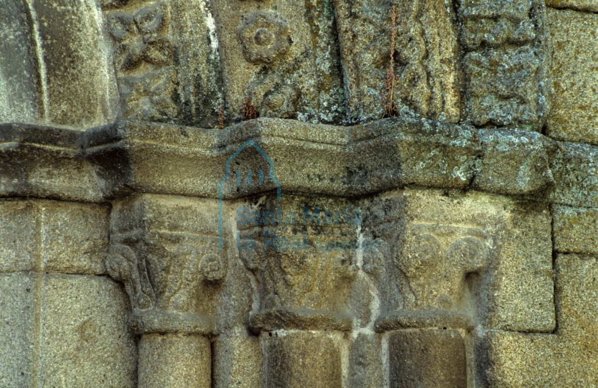 Portada occidental, detalle de la escultura
