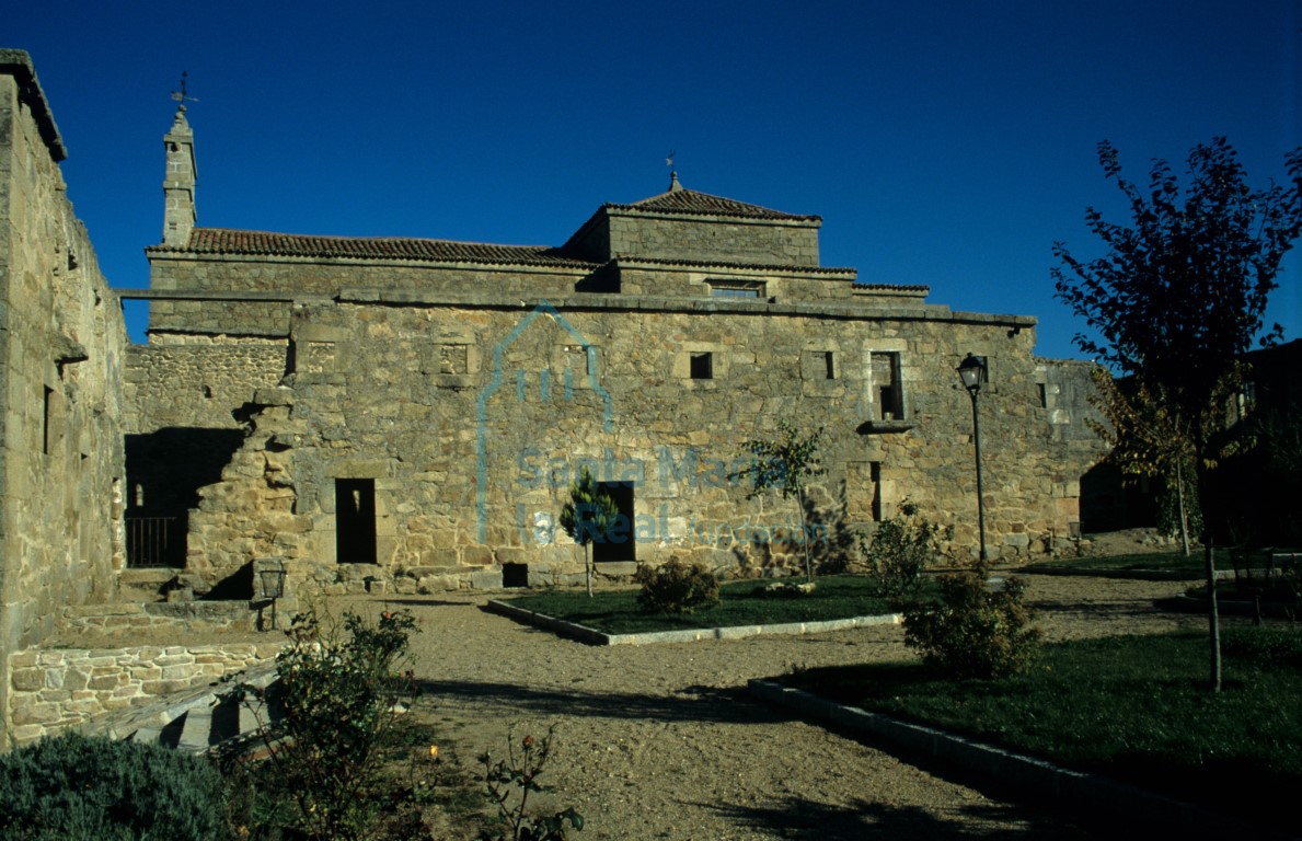 Vista del conjunto conventual desde el lado sur