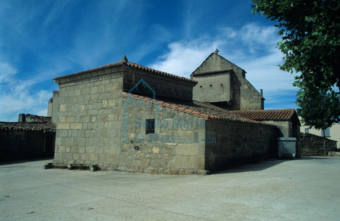 Exterior del templo desde el sureste