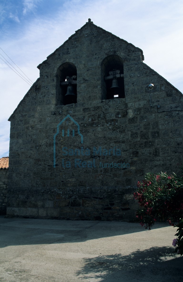 Vista de la espadaña Vista de la espadaña