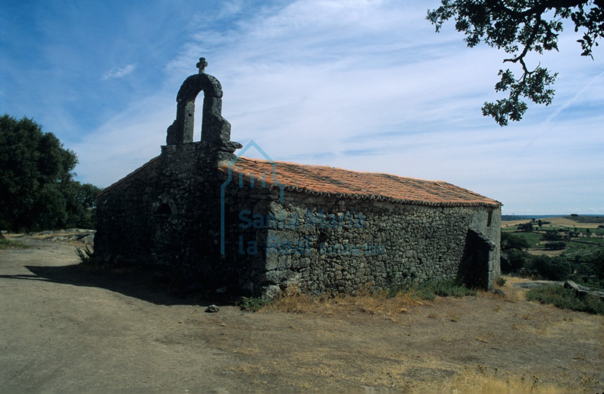 La ermita vista desde el suroeste