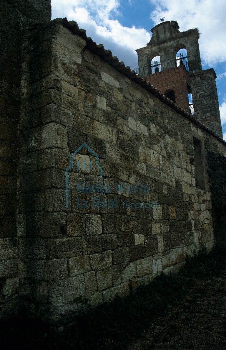 Exterior del muro septentrional