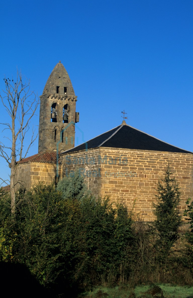 Exterior desde el este