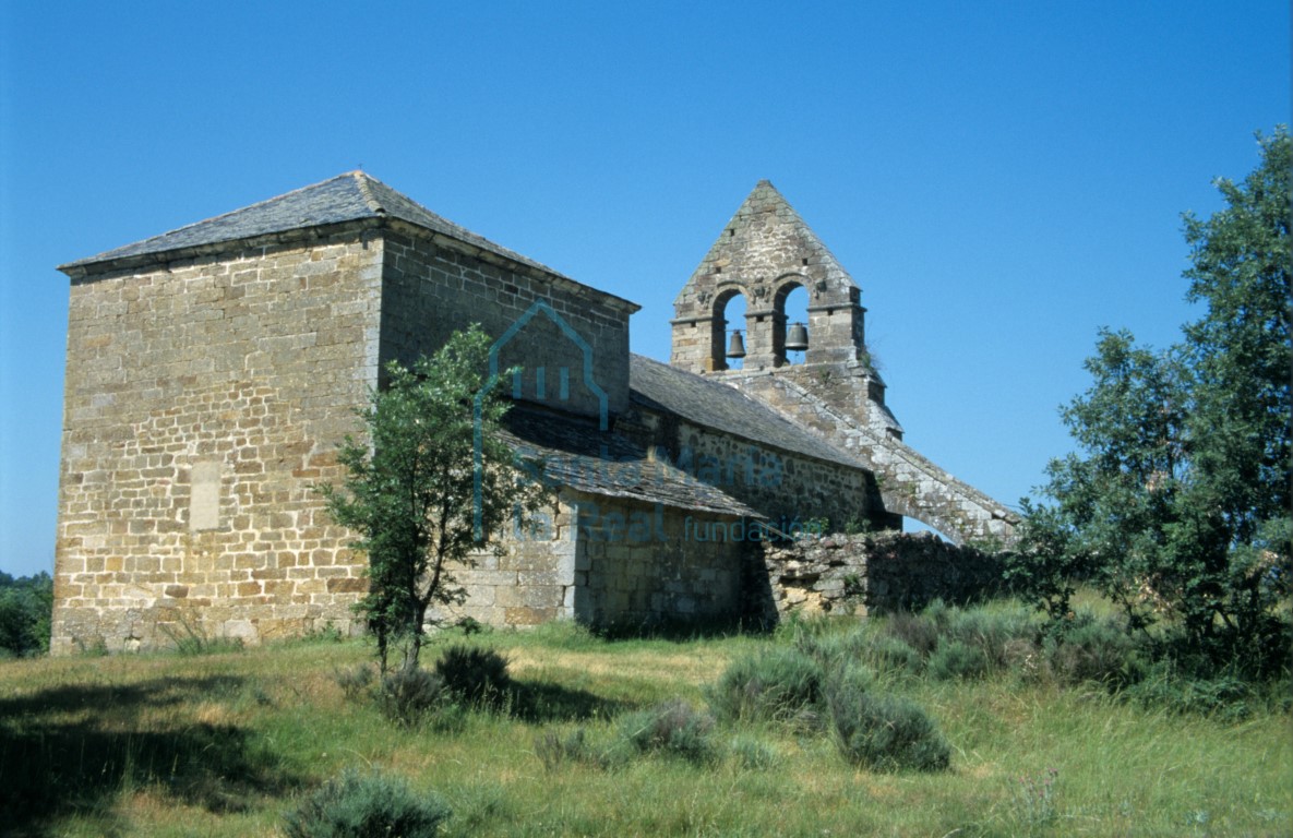 Vista del exterior del templo desde el noreste