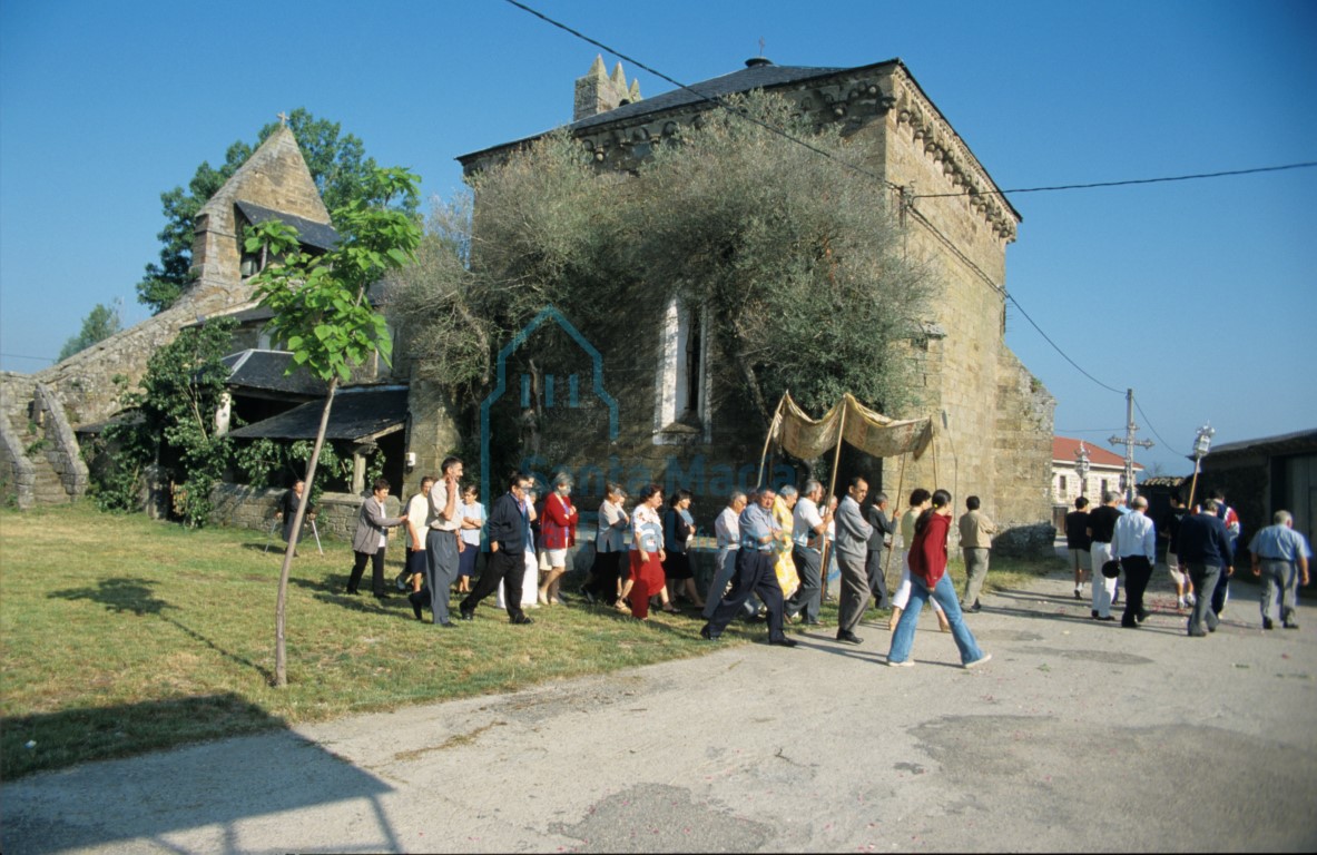 Exterior de la iglesia desde el sureste