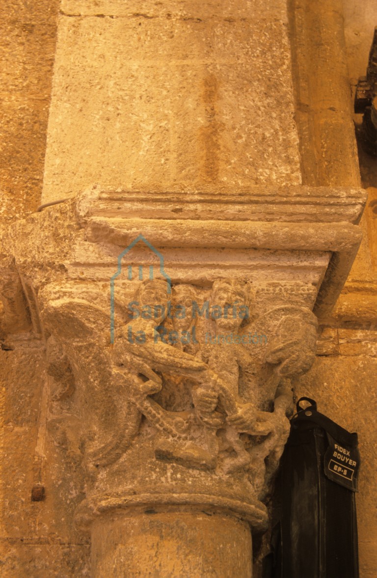 Capitel del arco triunfal. Lado de la epístola