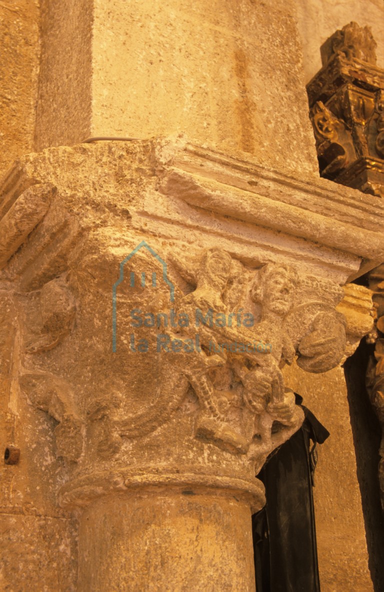 Capitel del arco triunfal. Lado de la epístola