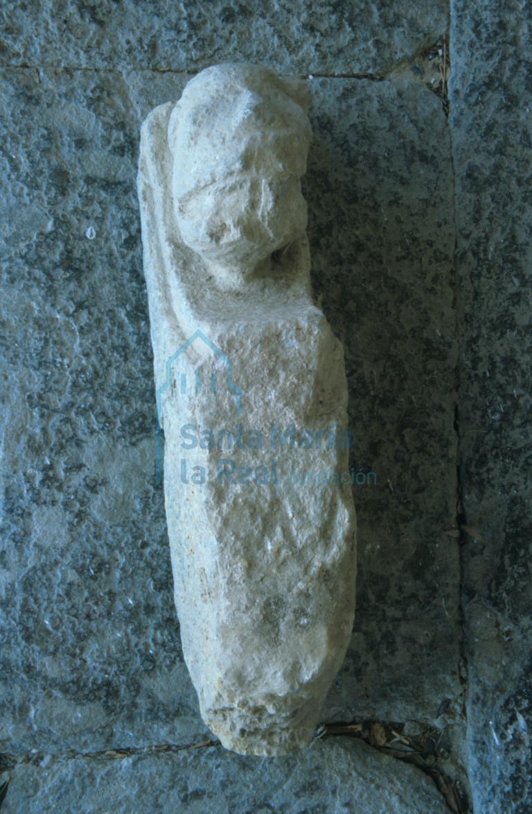 Antiguo canecillo románico