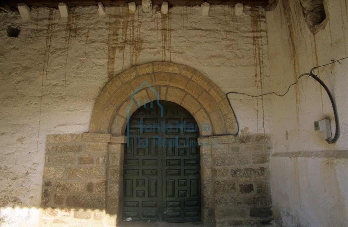 Portada de la fachada meridional