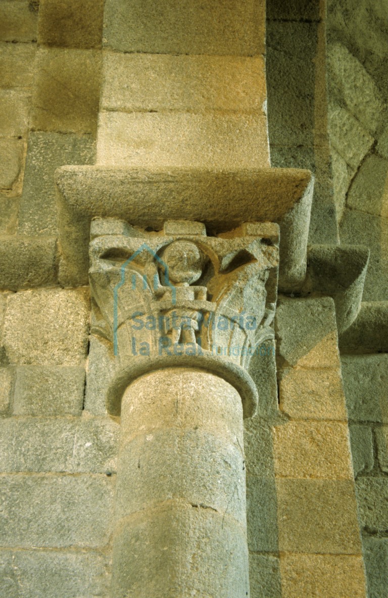 Capitel de la nave