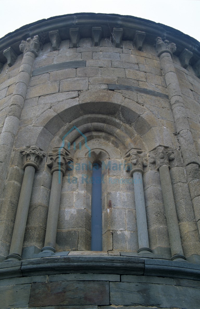 Ventana del ábside mayor