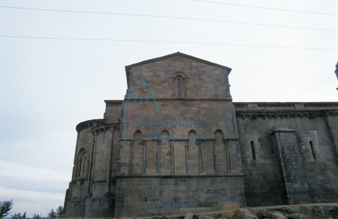 La iglesia vista desde el norte