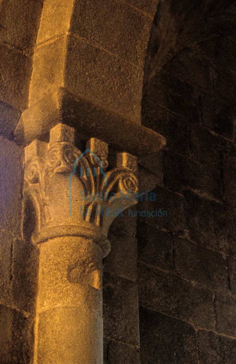 Capitel de la nave