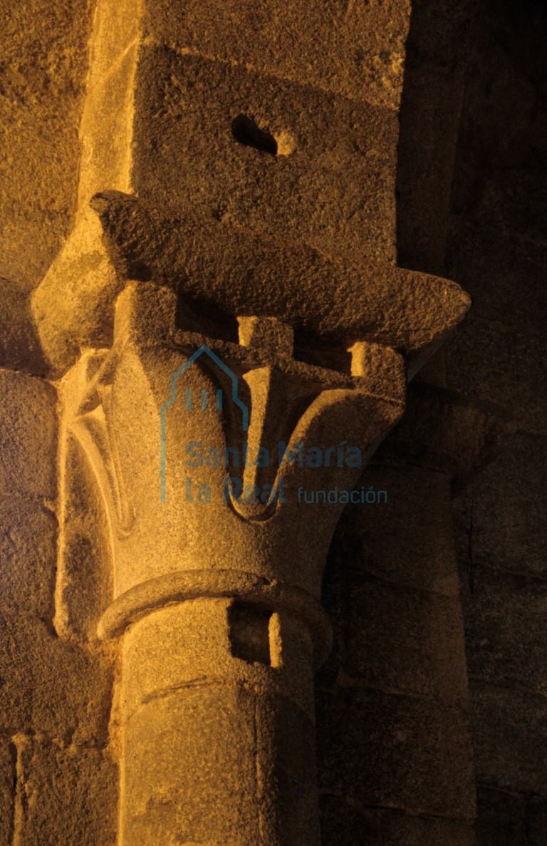 Capitel de la nave