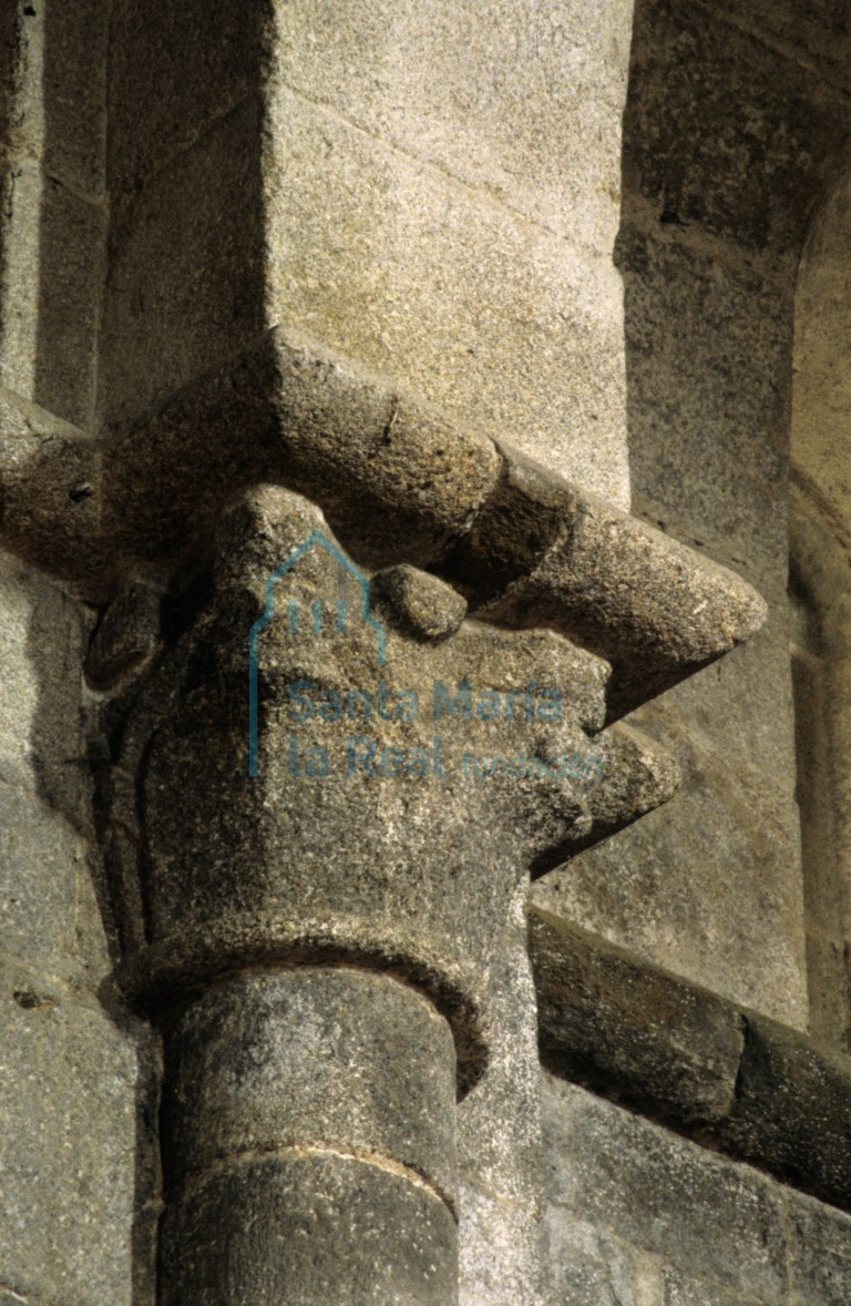 Capitel de la nave