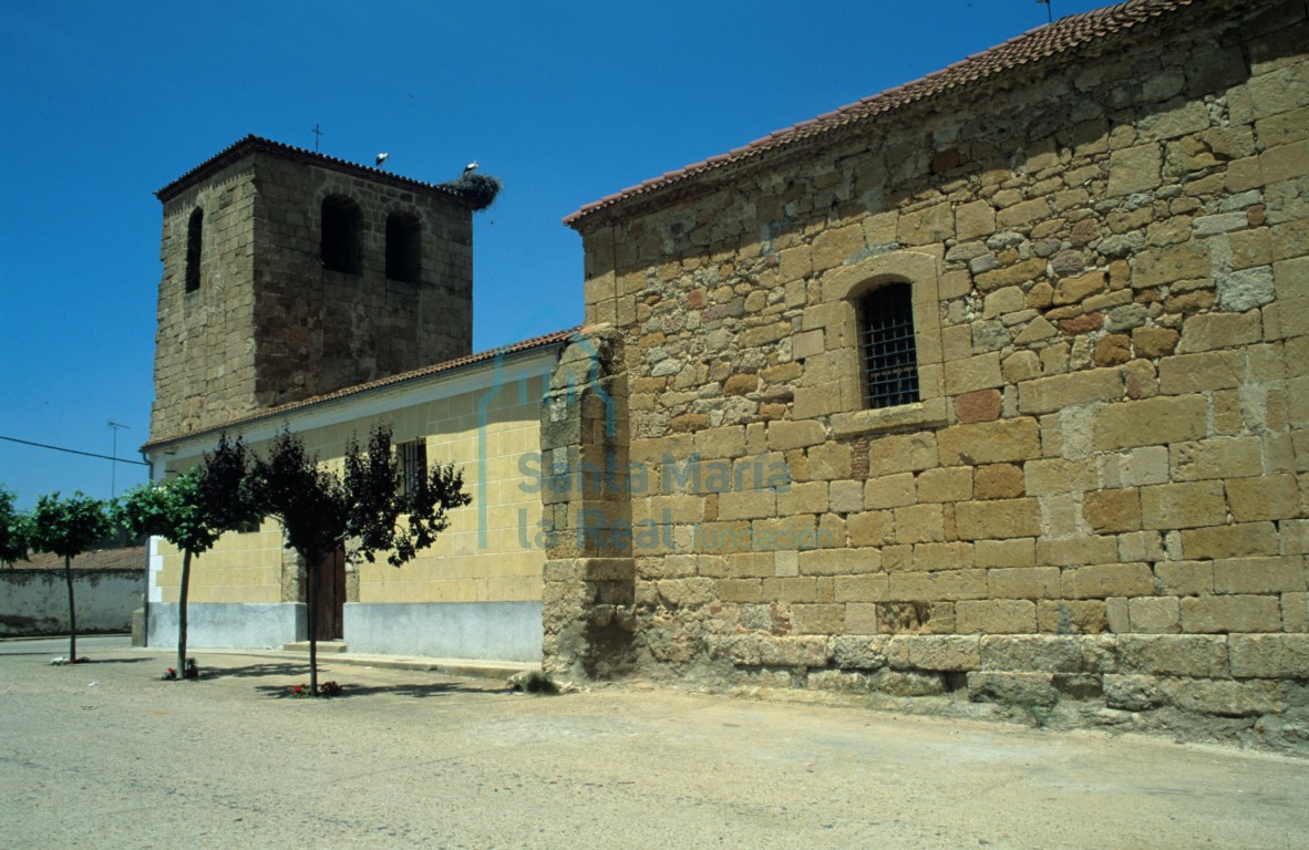 Fachada sur de la iglesia de San Miguel