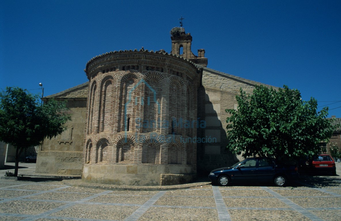 La iglesia de San Andrés vista desde el norte