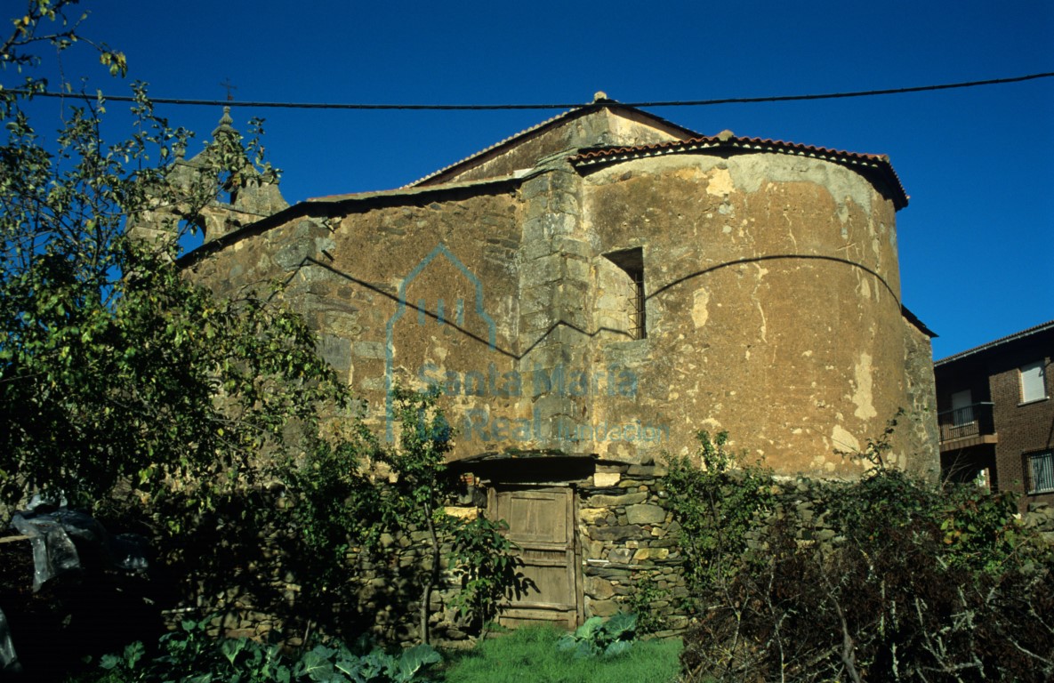 Exterior, desde el sureste